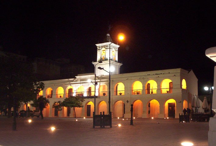 Cabildo foto nocturna by romanus11