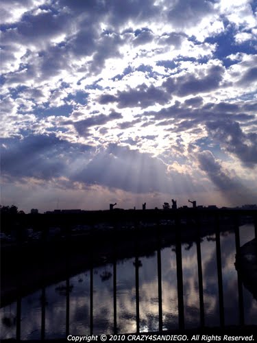 Rays of light over Tietê river by crazy4sandiego