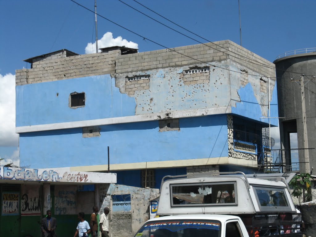 Shot up building in Citè Soleil, Port-au-Prince, Haïti. 2009Nov10 by nathanpierce