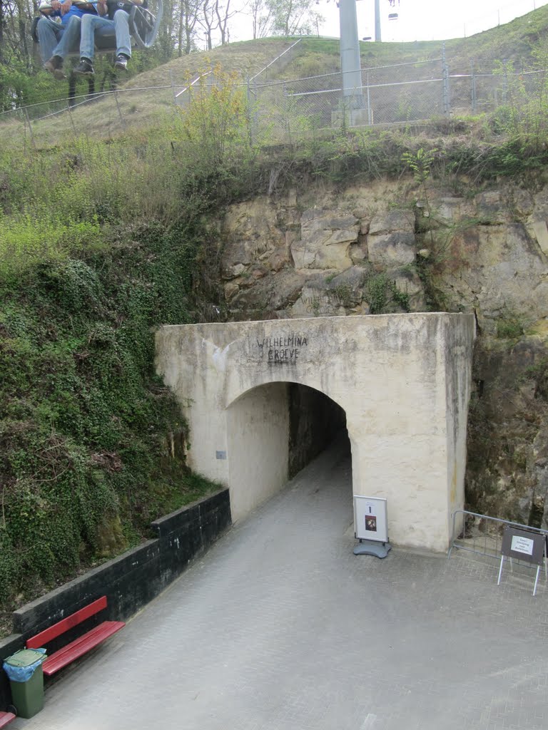 Entrance of the Wilhelmina groeve seen from the cable cars by Willem Nabuurs