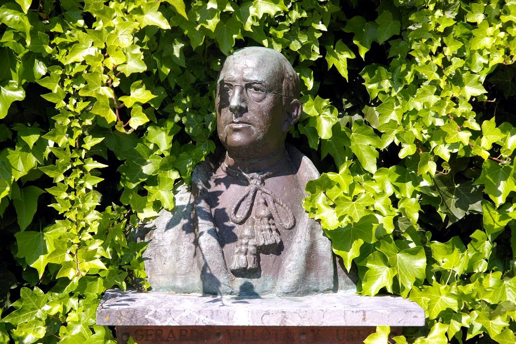 Monumento a Gerardo Villota y Urroz, Santoña, Cantabria, Spain by Antonio Alba