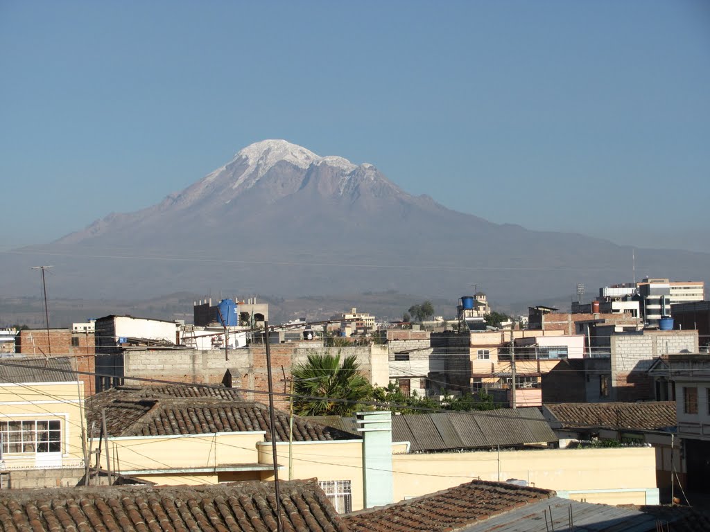 Vista del Chimborazo desde Riobamba by ecuadorjoly