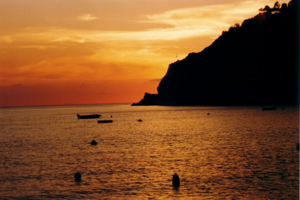 Sunset at Capo Vaticano by maestro691