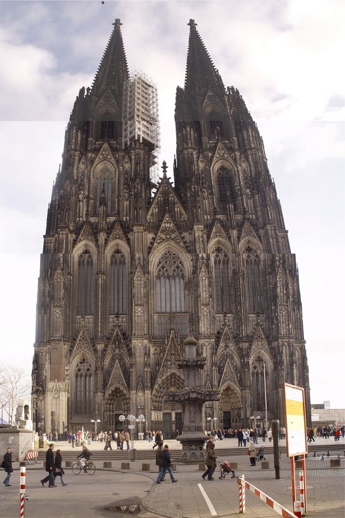 Köln Cathedral (Jan.2004) by Rafael Martins