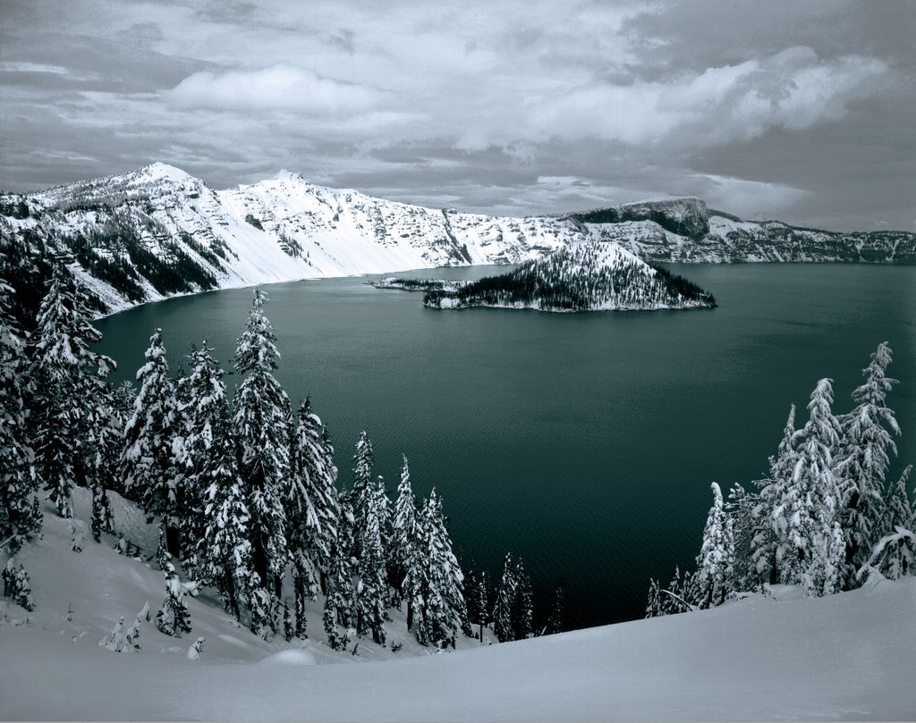 Crater Lake, winter by hicountry