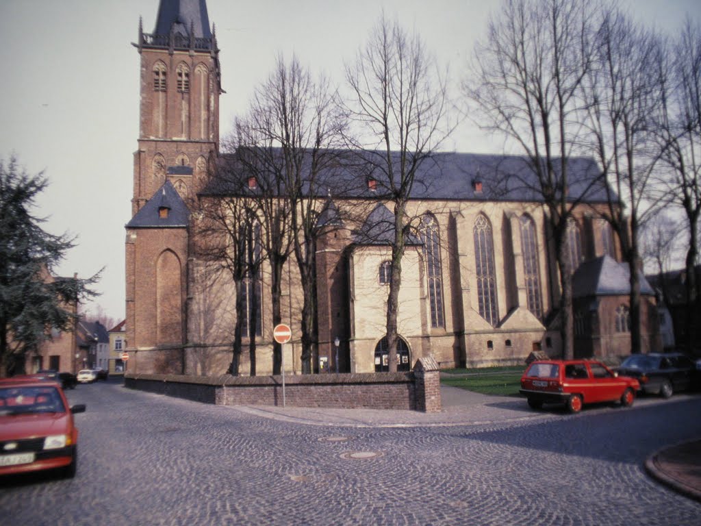 Kalkar, St. Nikolaikirche, Südseite by Wensky