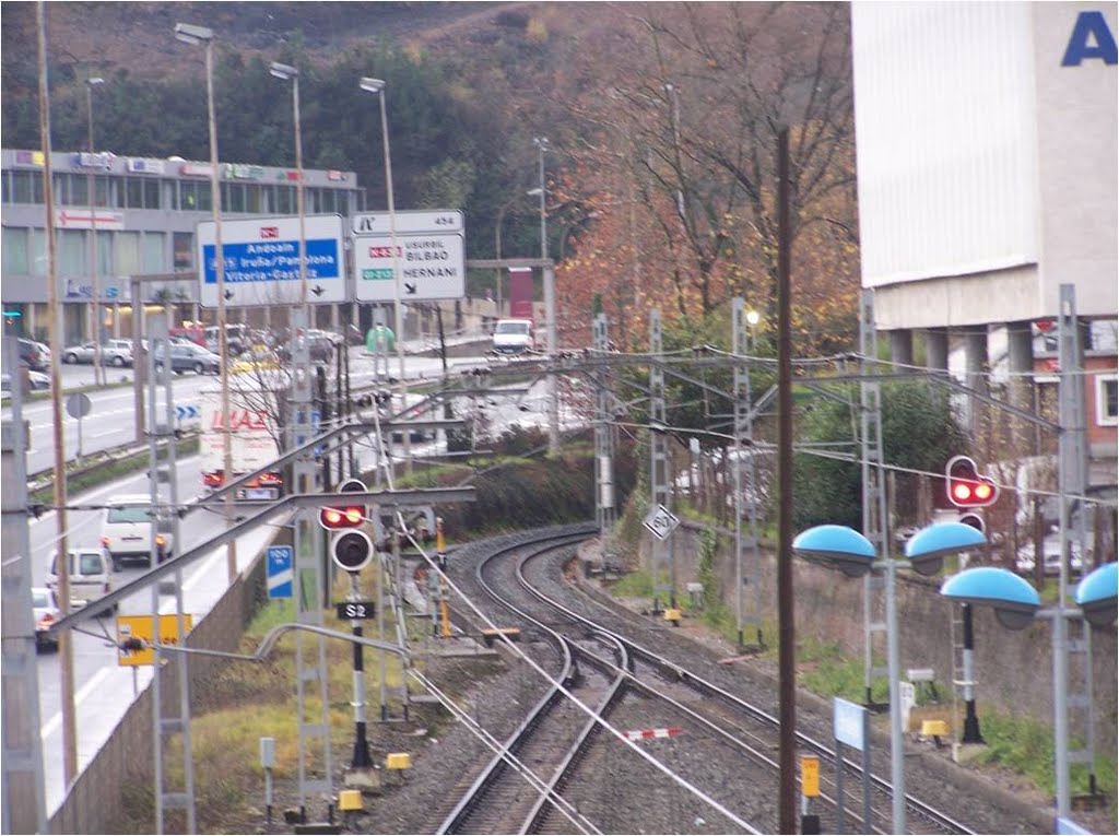 Vista desde la estación de Rekalde del ferrocarril Bilbao-Donostia by ALLPE Medio Ambiente