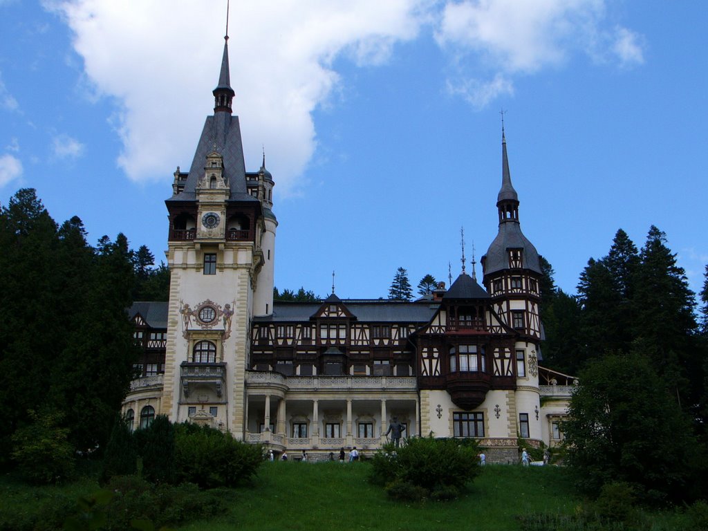 Peles kastély (residence) Sinaia Románia by Takács István