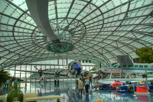 Hangar 7 Inside1 by thomas5081