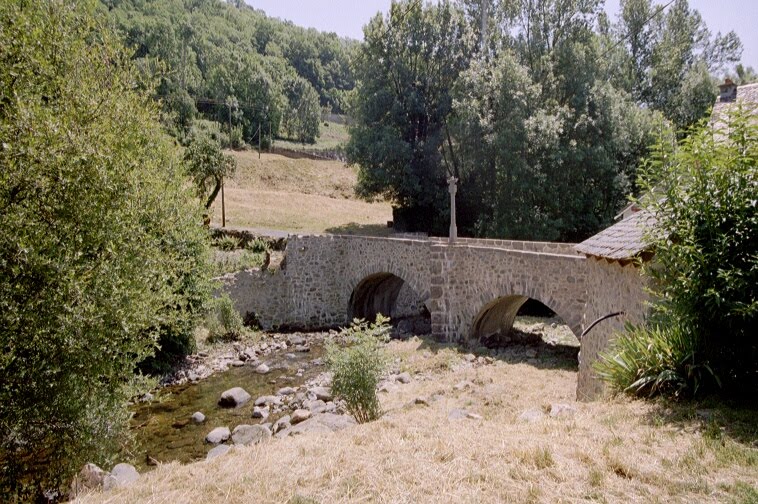 St-Chély-d'Aubrac - Pont des Pélerins by jacquemy