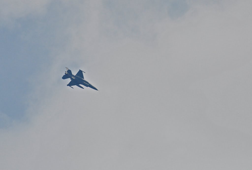 The Belgian air force passes by Isaie D