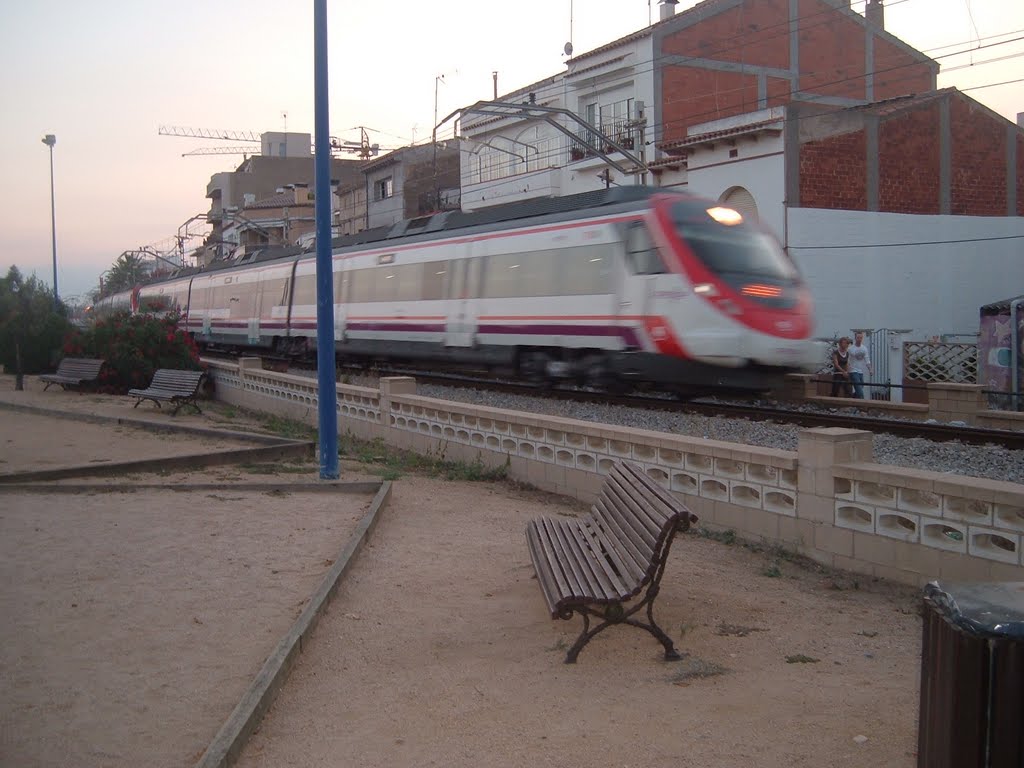 Malgrat de Mar-Train from Barcelona by danlascau