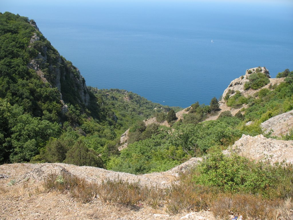 Entrance to sea from Rezervnoye by OleLukoye