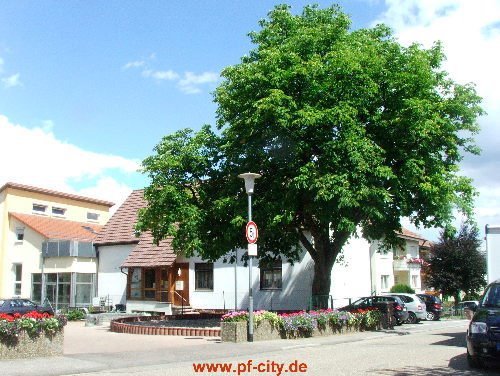 Alter Schulhof - Pforzheim Büchenbronn by pf-city_de