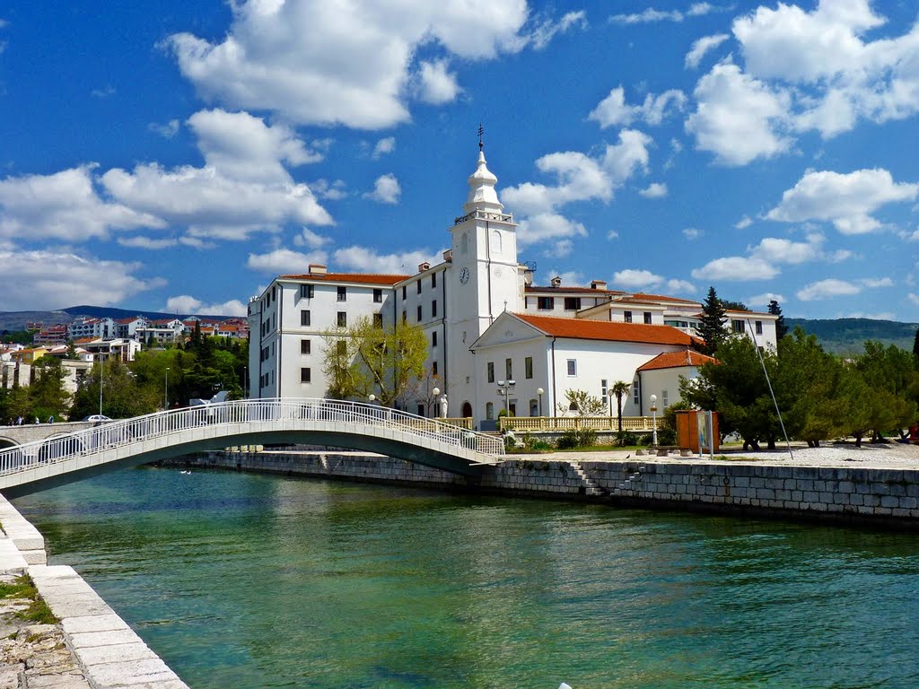 River Dubračina and Hotel Castel by Albányai Mária