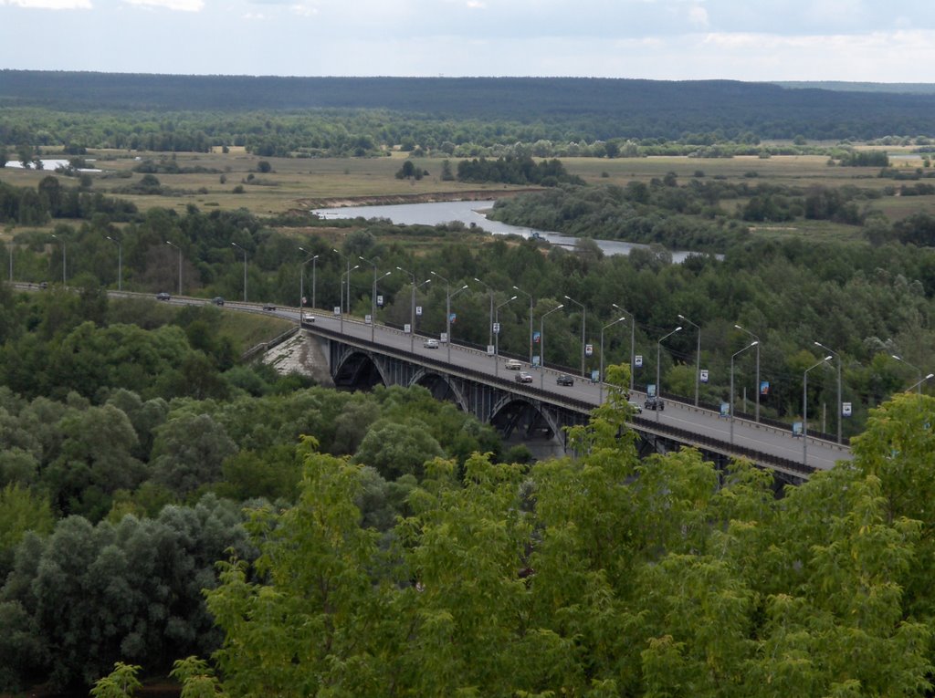 Bridge in Vladimir throught Klyazma-river by sukonka