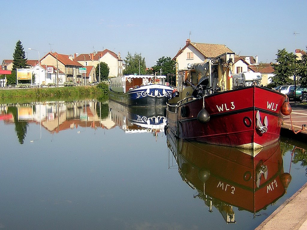 Paray le Monial river by Borda Péter