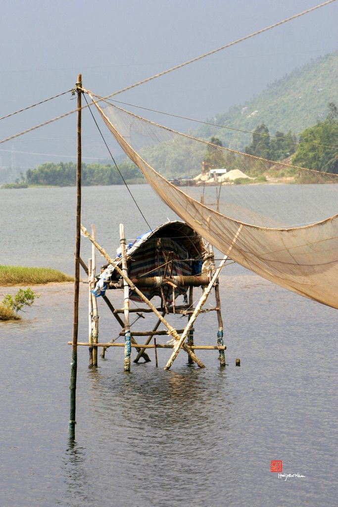 Little Fishing Hut - photo by Hoàng Khai Nhan by Hoàng Khai Nhan