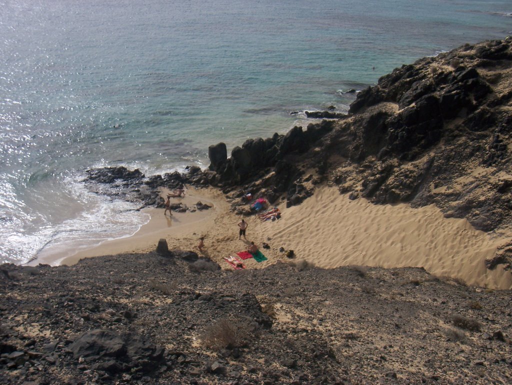 Punta Papagayo: Piccola spiaggia (2) by Roberto Paterniti