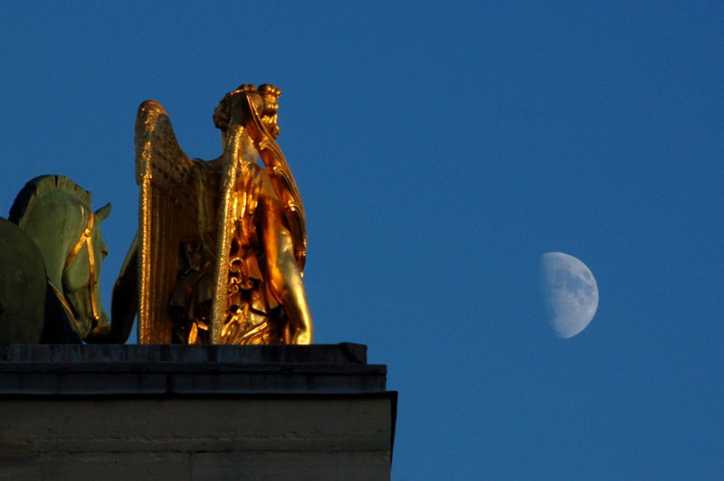 Arc du Carrousel, Paris, France by gnagor