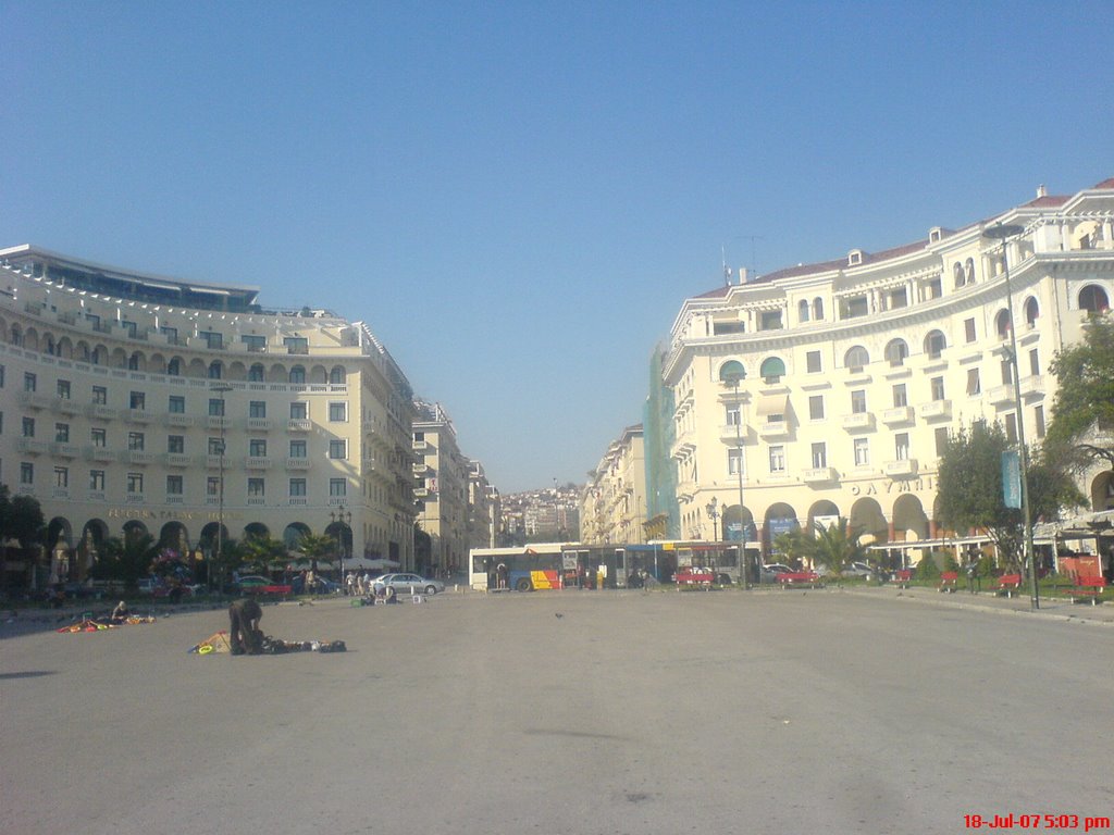 Thessaloniki Square, Greece by duki_j