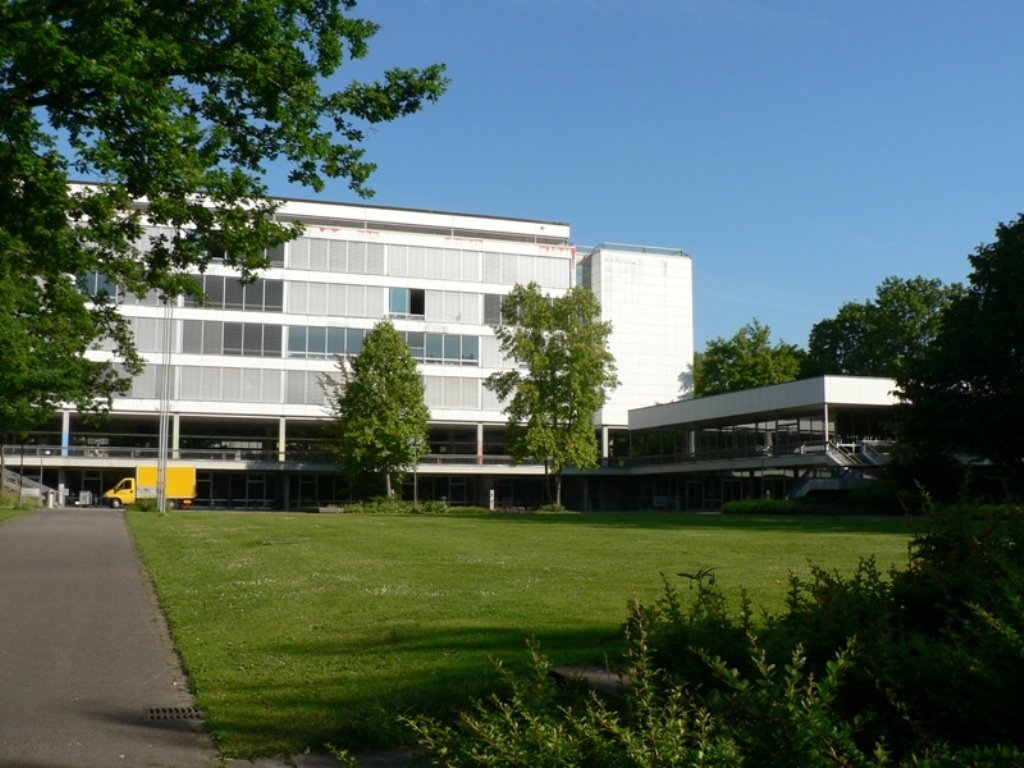 Gymnasium Neufeld by buffalophil