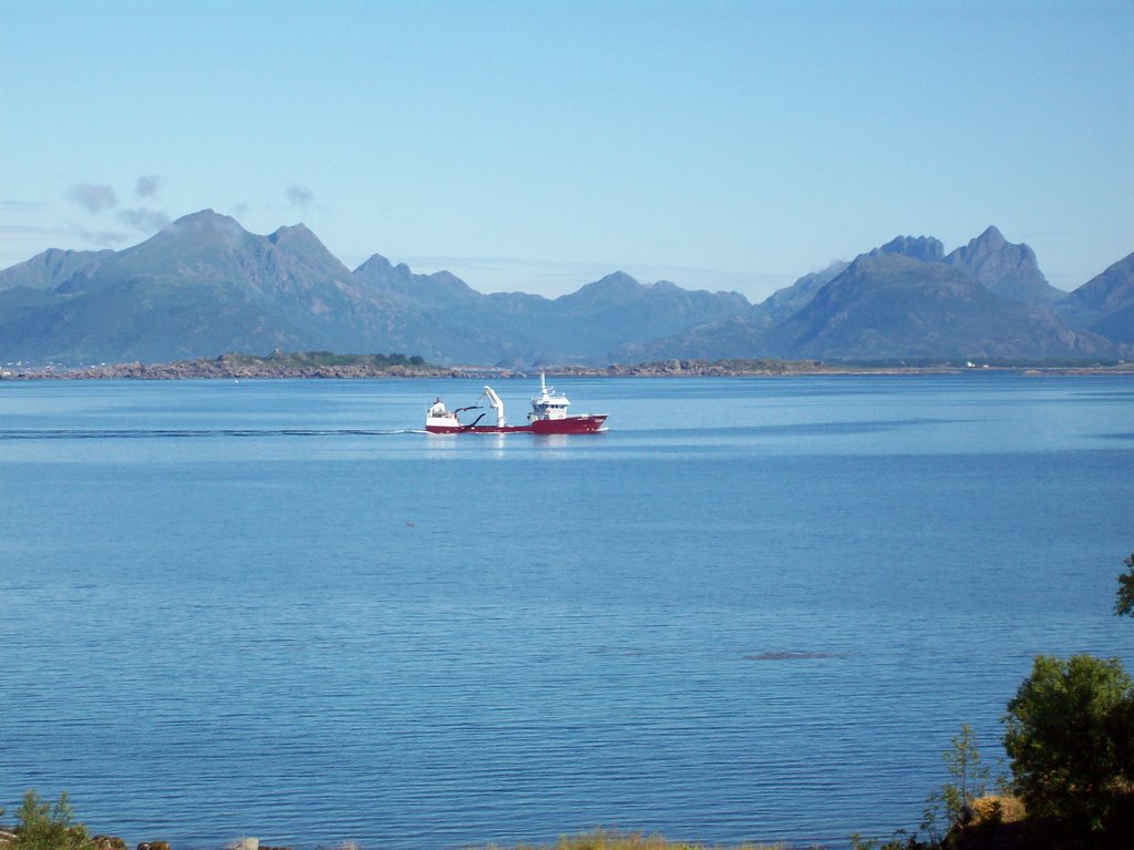 Hadseløya Northern coast by Paul Berzinn