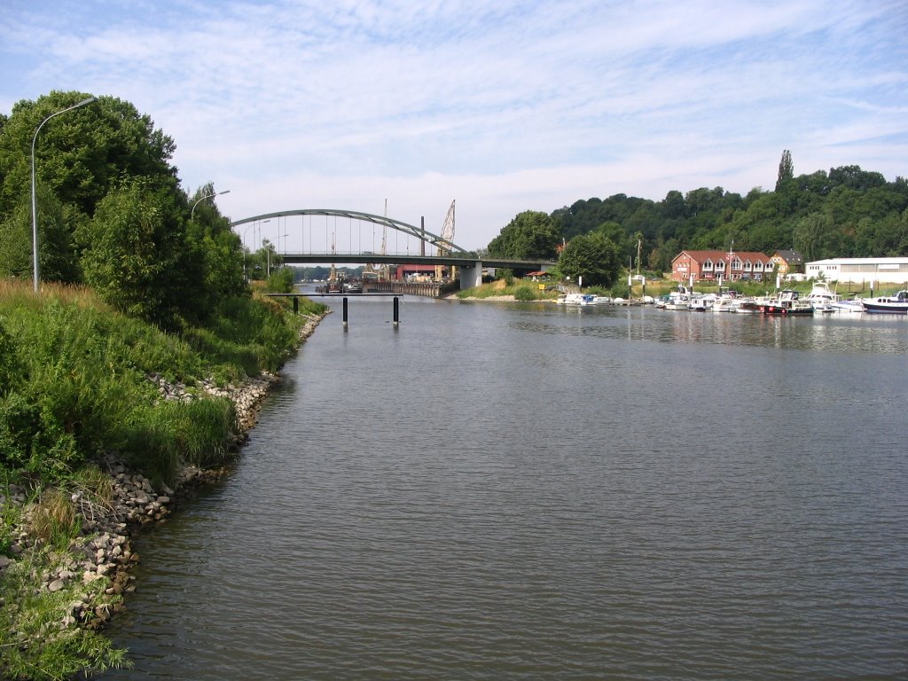 Kanal-Hafen Lauenburg by heku