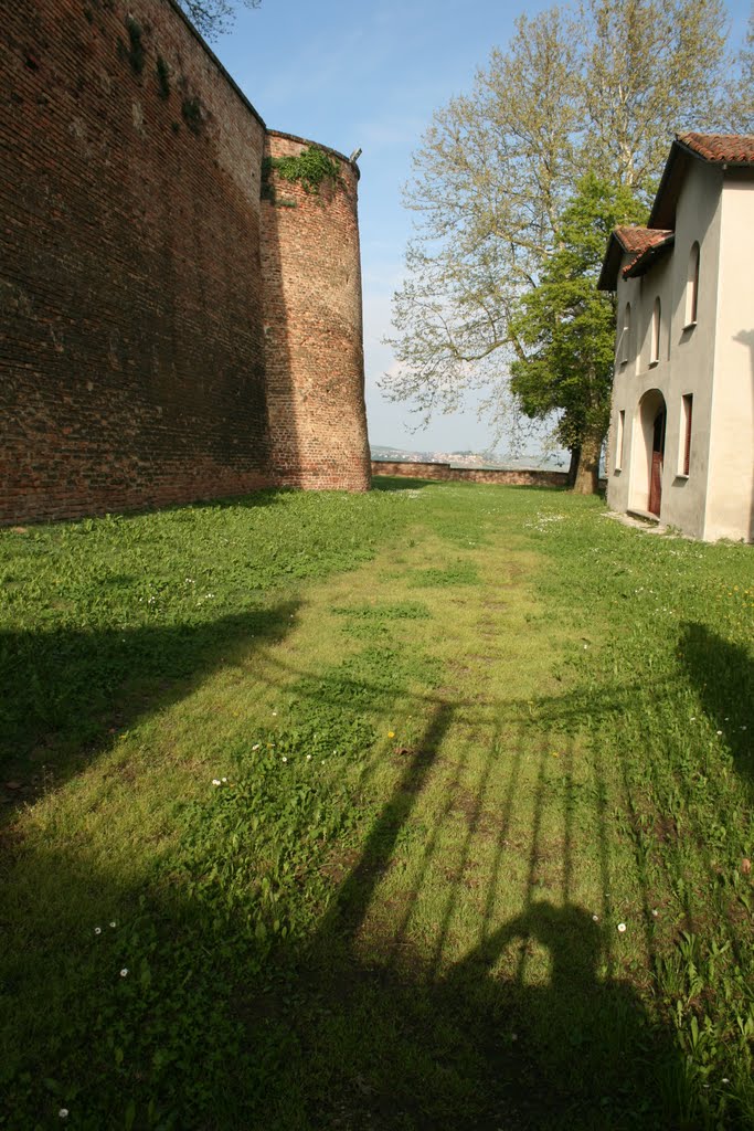 Montemagno: le mura del Castello by Francesco Giacomoni