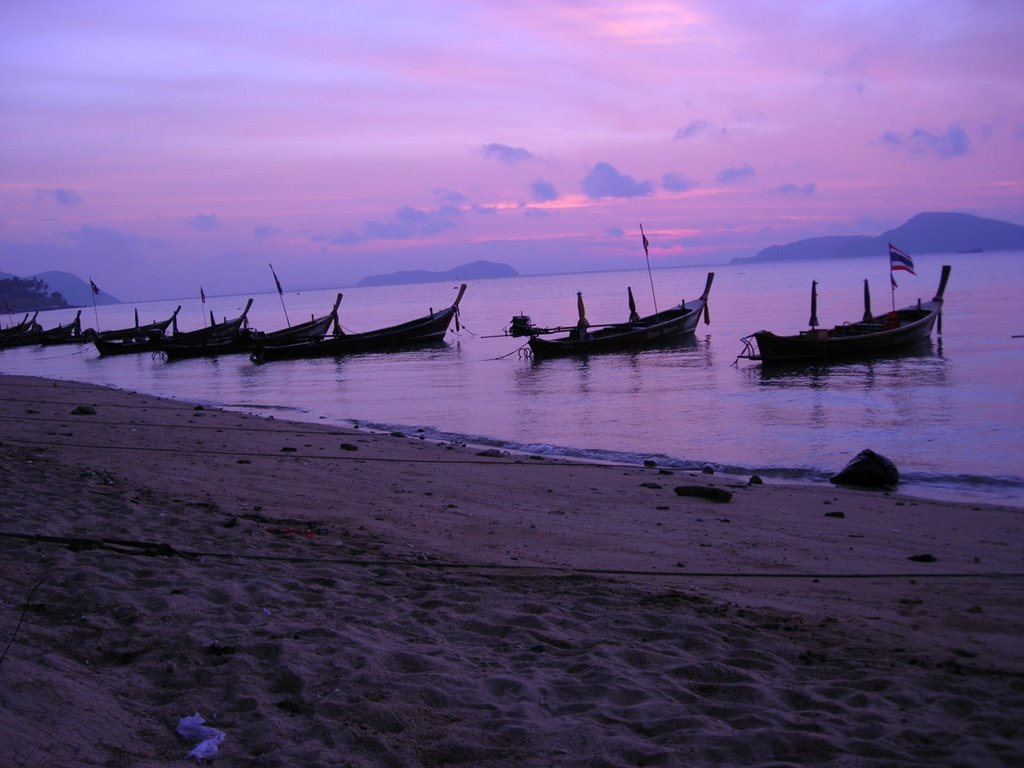 Le soleil se lève sur Rawai beach by Batman1968