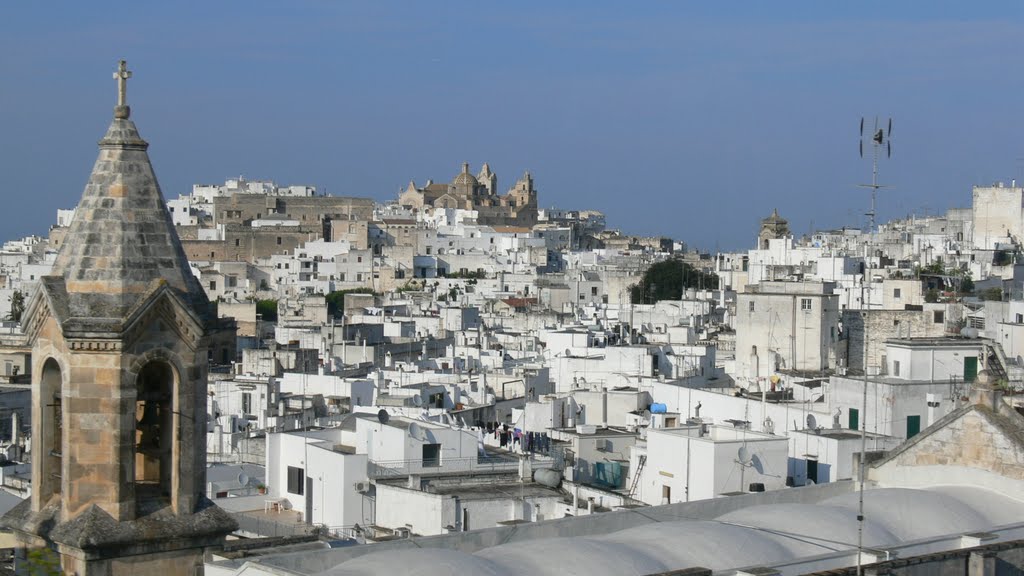 Blick auf "La citta blanca": OSTUNI by © Didi S.