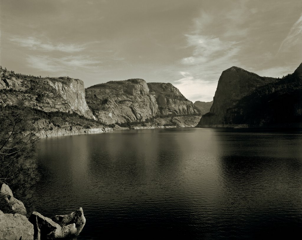 Hetch Hetchy valley by hicountry