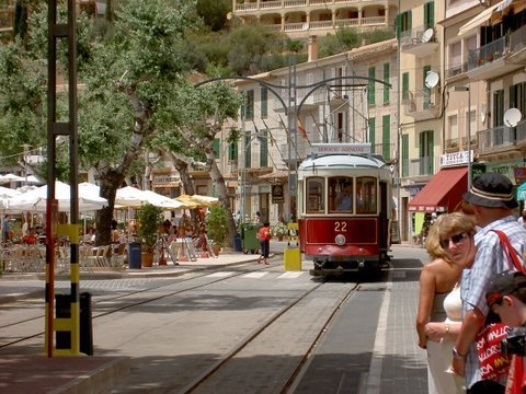 Tram In Puerto Soller by derek ashton