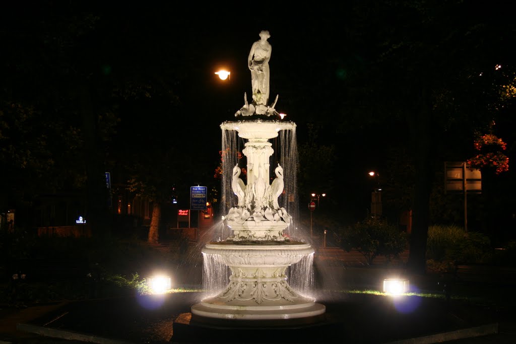 Redditch Fountain by JayWillis