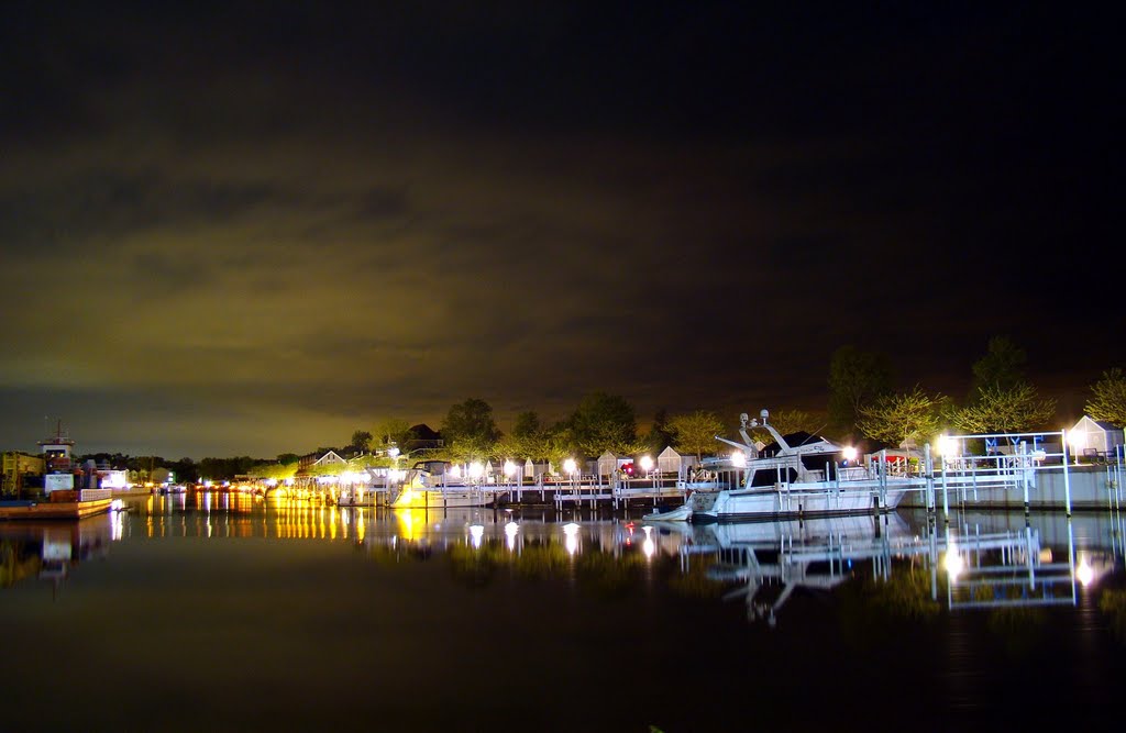 DSC08769 New Buffalo SW view at night by Volkan YUKSEL