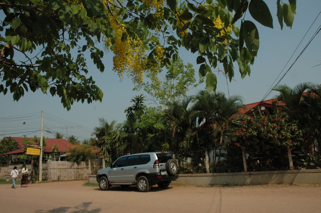 Laos vientiane by patuxay