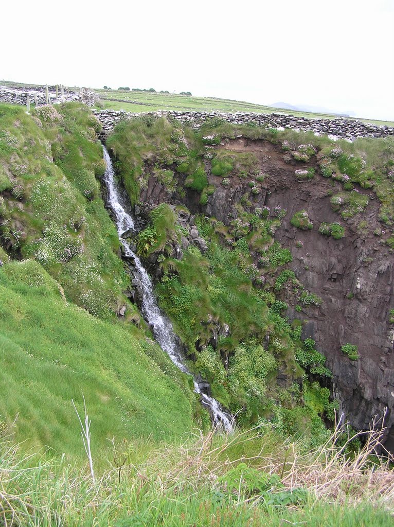 View on the coast from Dún Beag Fort by Willem Nabuurs