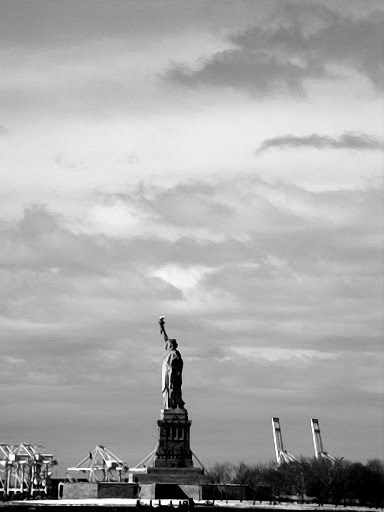 La liberté éclairant le monde by Arnold Pinto