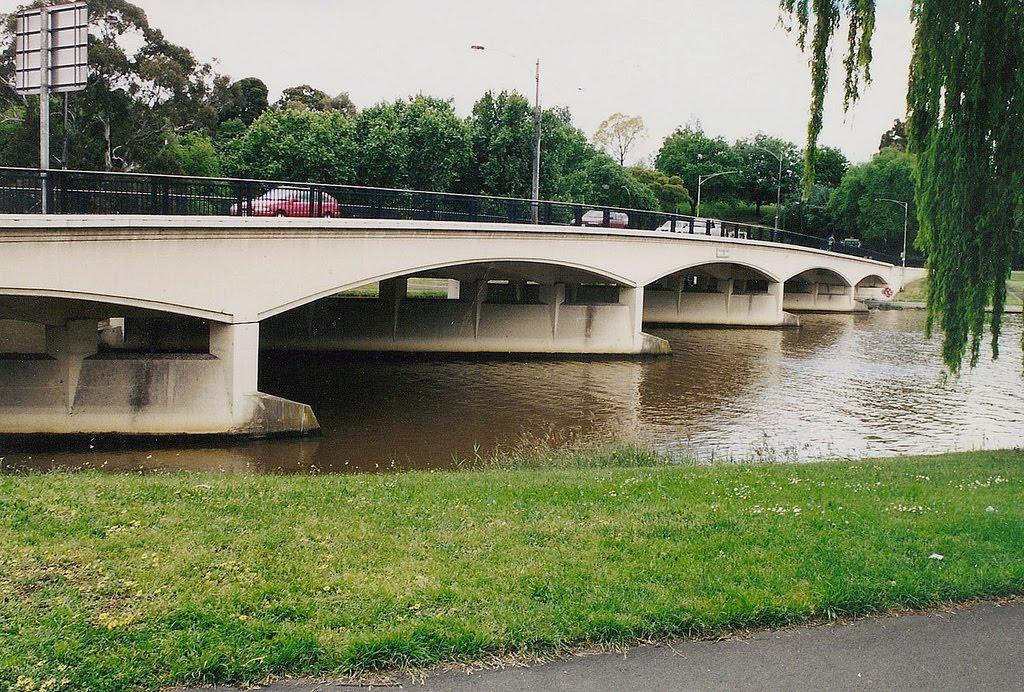 Swan Street Bridge by bridgink