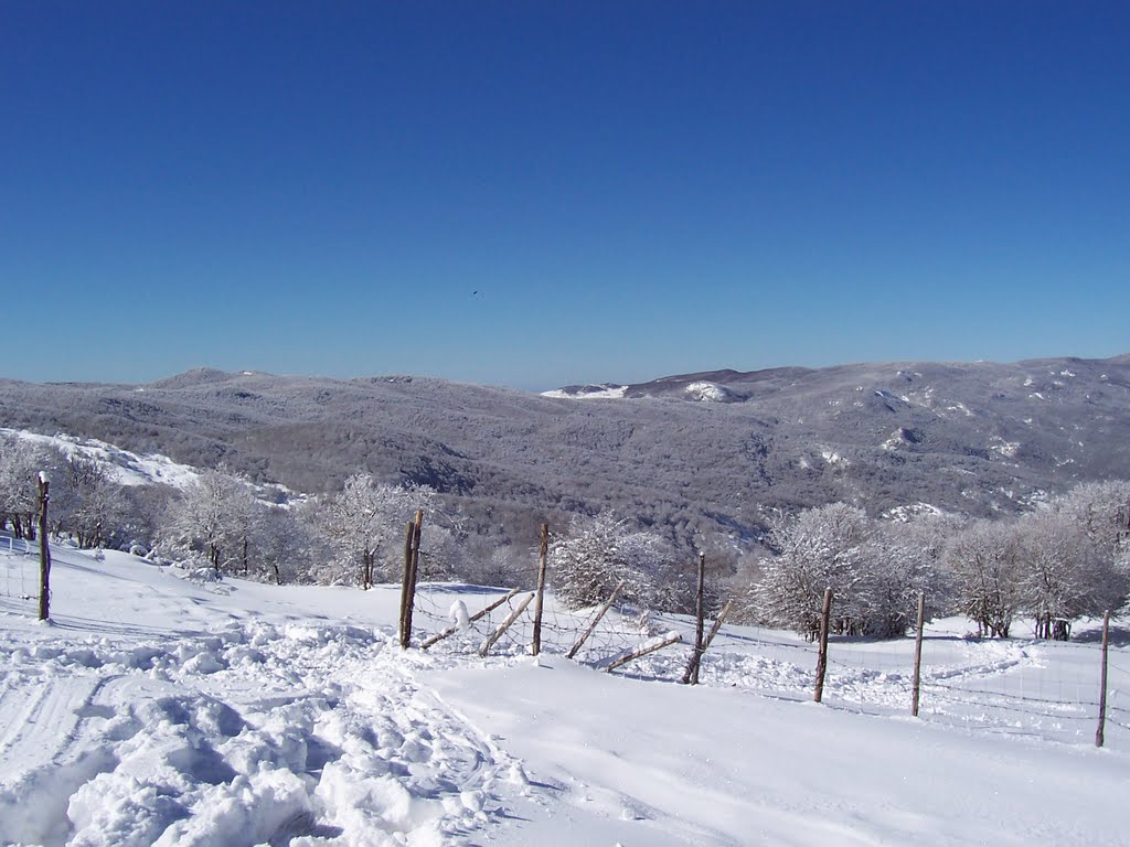 C.da Bussonita d'inverno vista da P.lla Femmina Morta by franco pacino