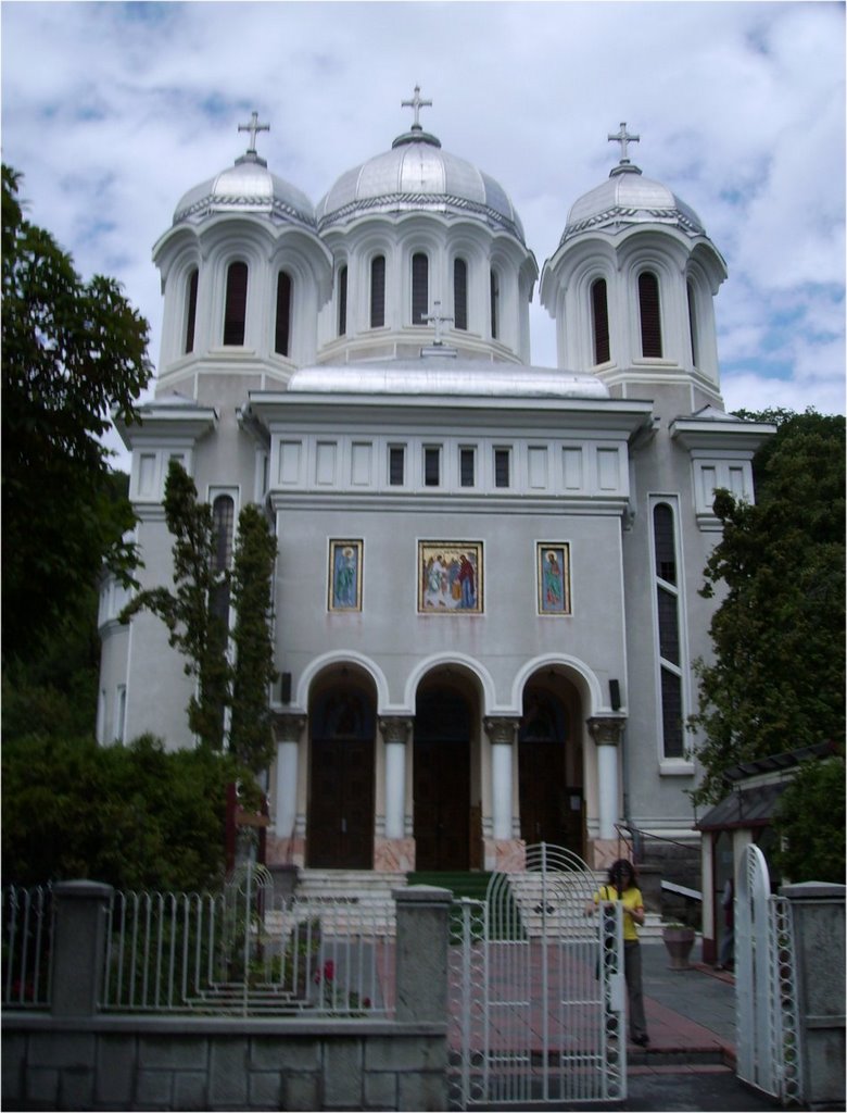 Buna Vestir Orthodox Church by Peter Esser