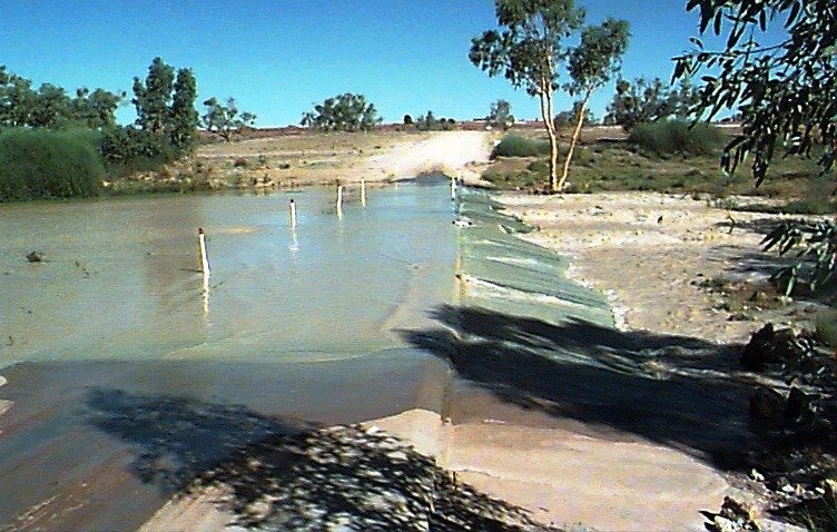 Coopers Creek causeway by Flett