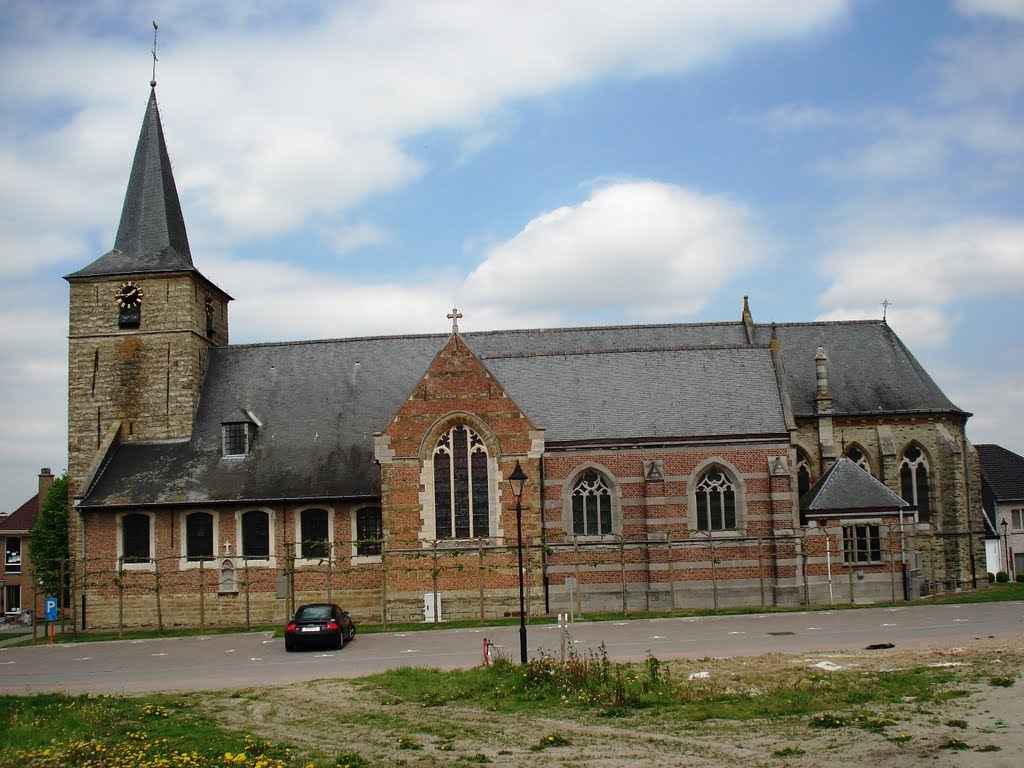 Deftinge : De Sint-Ursmaruskerk . by MDM