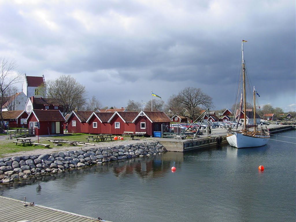 Sailing vessel at Kristianopel harbour, may 2005 by whiskyracer