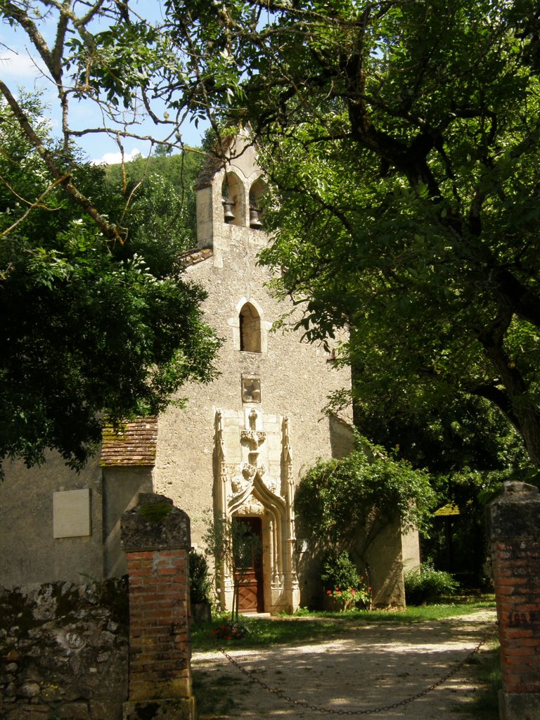 Vue sur la Chapelle ND de L'ïle by E Malvache