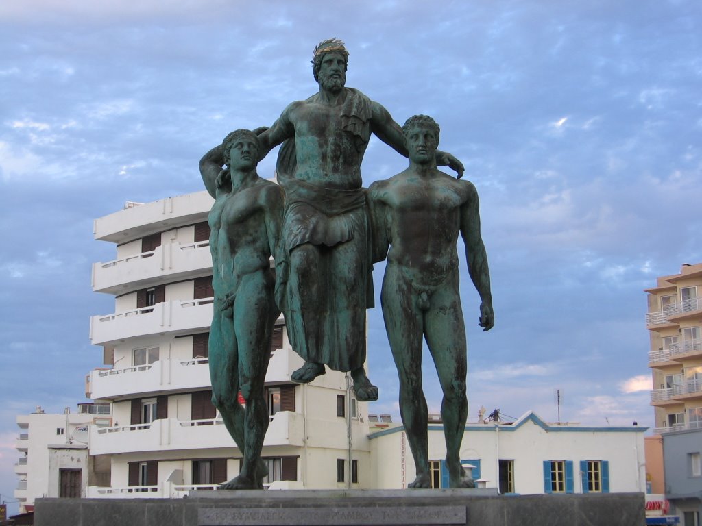 Monument on West Beach by Vladimir Gurtovoi