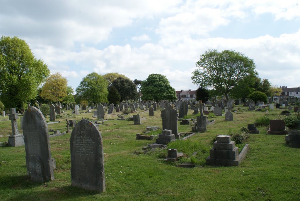 Highland Road Cemetery by bazphotography