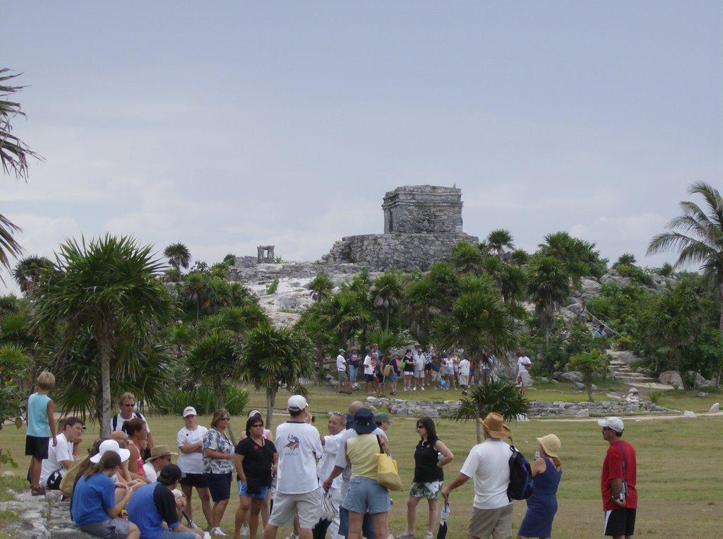 Ruins of Tulum - Watchtower by inganeer