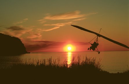 Ultra-léger motorisé au coucher du soleil, Québec / Ultra-light motorized at sunset, Gaspésie, Québec http://www.bonjourquebec.com by Karine_