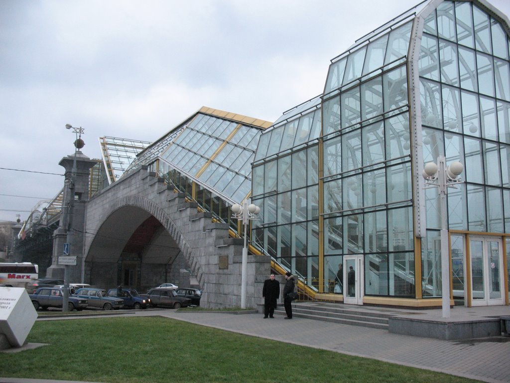 Moscow Pedestrian bridge near Kiev railway station 17/12/2006 by EugenyGromenko